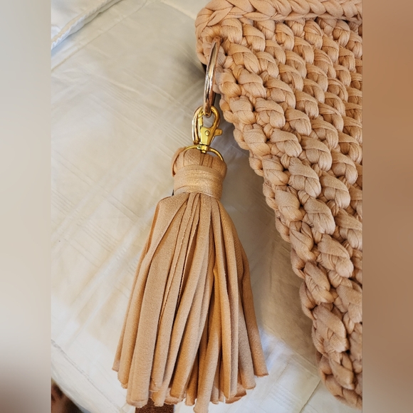 Woven knit crochet Tan and Brown Shoulder Bag - Picture 7 of 12